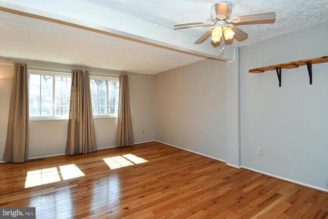 Foto del edificio - 8417 Cedar Falls Ct