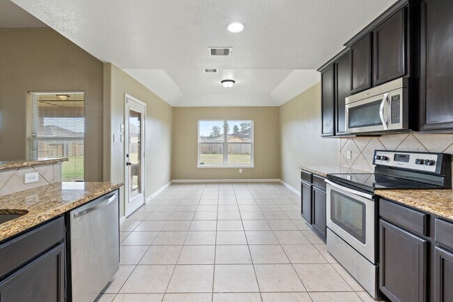 Foto del edificio - 18875 Maverick Ranch Rd E