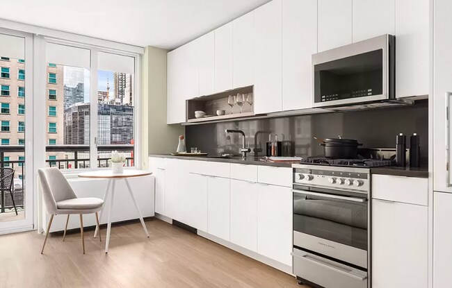 Building Photo - 63 W 37th St