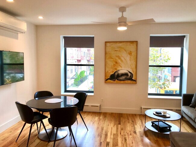 Foto del edificio - 230 Underhill Ave