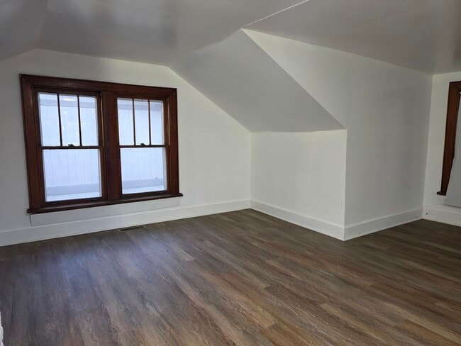 Building Photo - 117 Woodland Dr