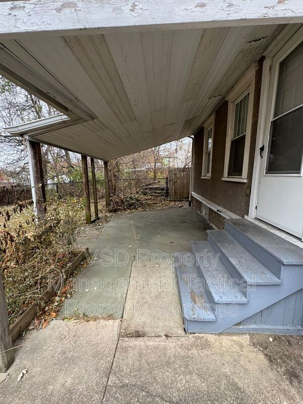 Building Photo - 2078-2018 18th St SW