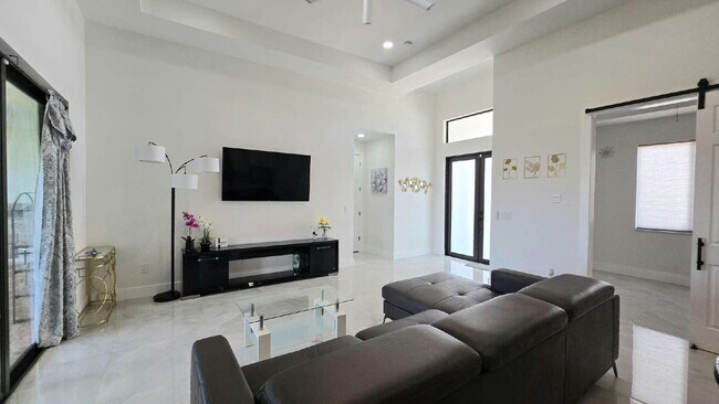 Foto del edificio - 220 NE 8th Pl