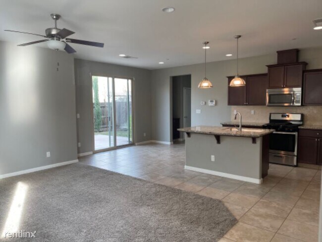 Foto del edificio - 3 br, 2.5 bath House - 2042 E Christensen Dr