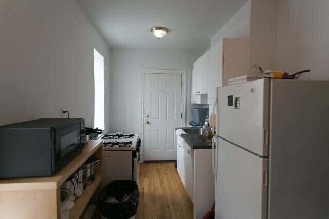 Foto del edificio - 837 W Cornelia Ave