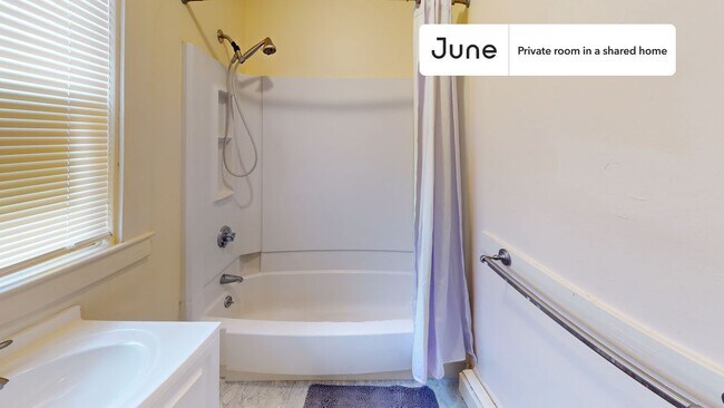 Building Photo - Room in Shared 4 bed/1 bath home