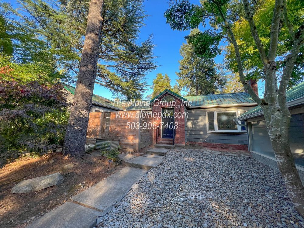 Foto principal - Three Bedrooms + Detached-Office-Bonus Roo...