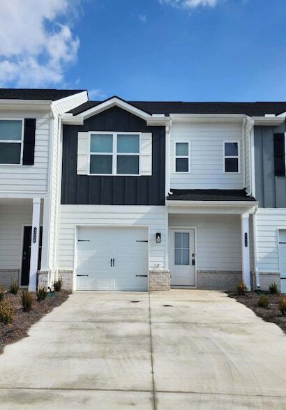 Building Photo - 4234 Belcourt Ln