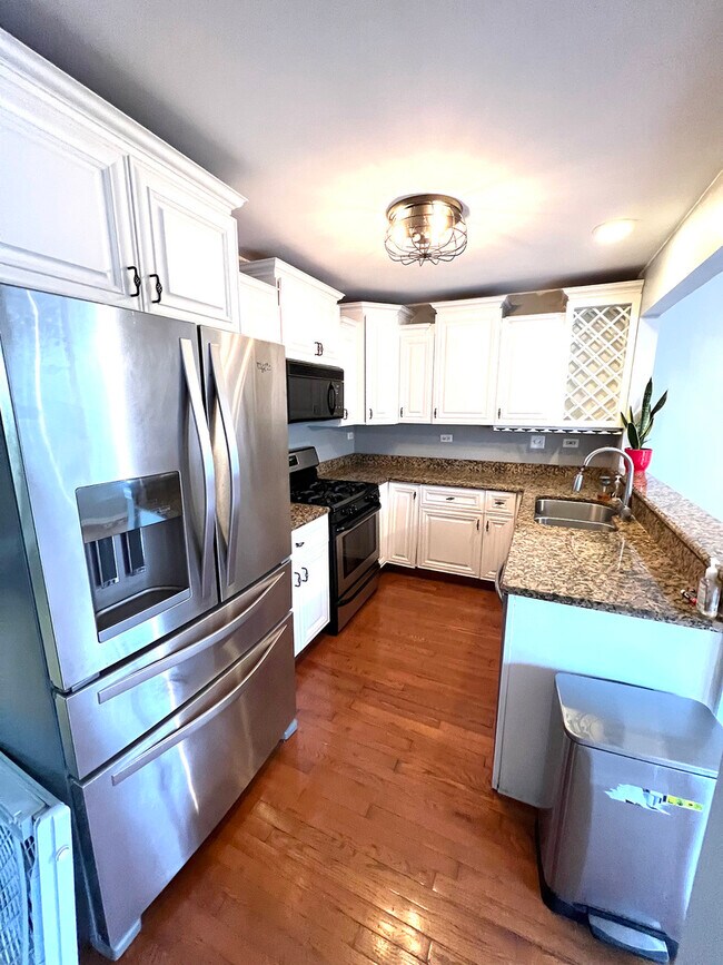 Building Photo - 209 Mistwood Ln