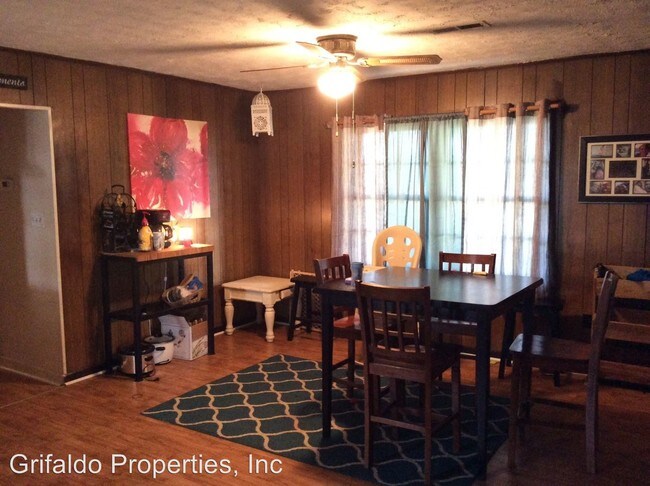Foto del edificio - 455 Cedar Fork Rd