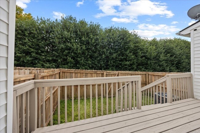 Foto del edificio - 1932 Stroll Cir