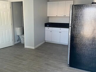 Building Photo - 105 E Grant Rd