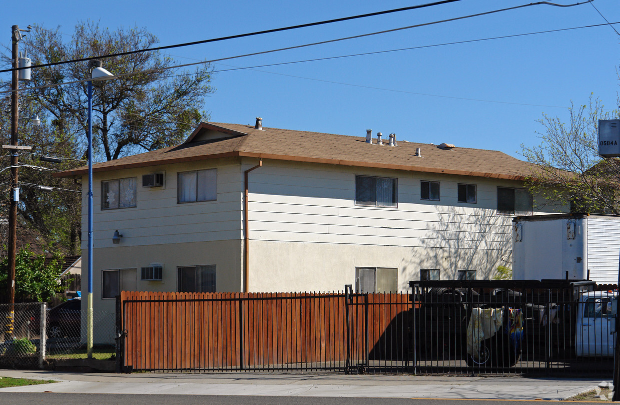 Foto del edificio - 3333 Stockton Blvd