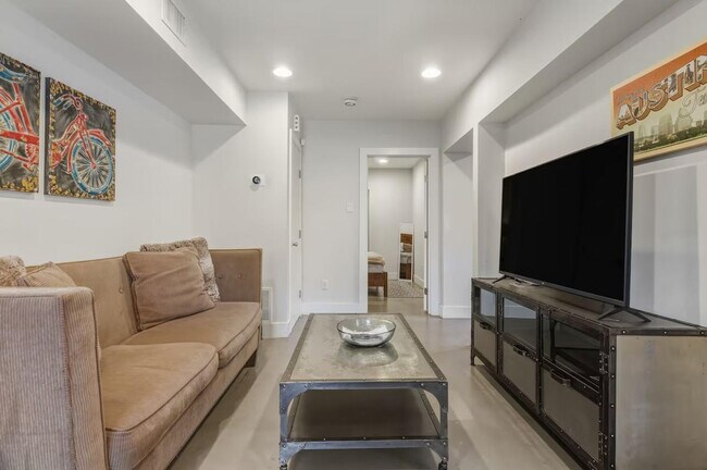 Foto del edificio - 512 Bouldin Ave