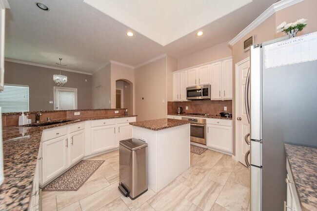 Building Photo - 2312 Cape Landing Dr