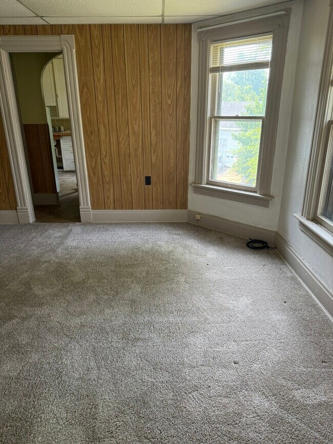 Building Photo - 218 E Erie St