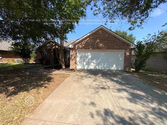 Building Photo - 2800 Lakeside Dr