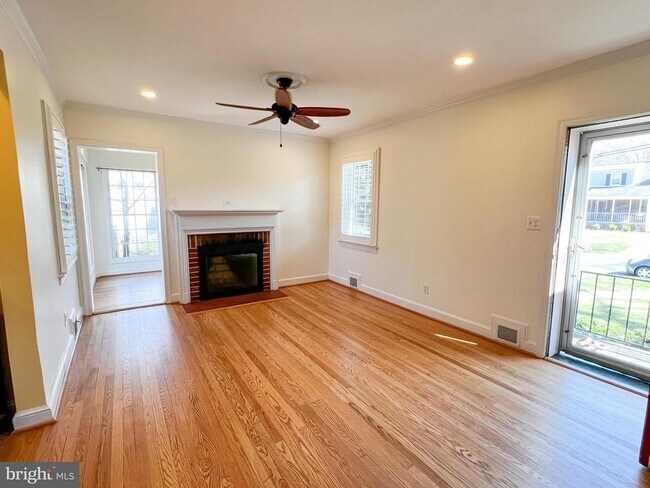 Building Photo - 314 Hillmoor Dr