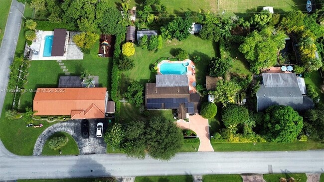 Building Photo - 10965 SW 116th St