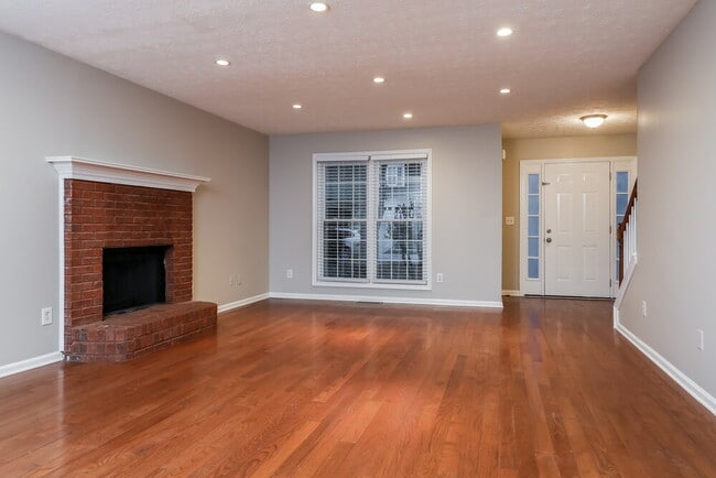 Building Photo - 655 Simon Ive Dr