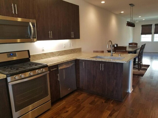 Building Photo - 2.0 bedroom in Azusa California 91702