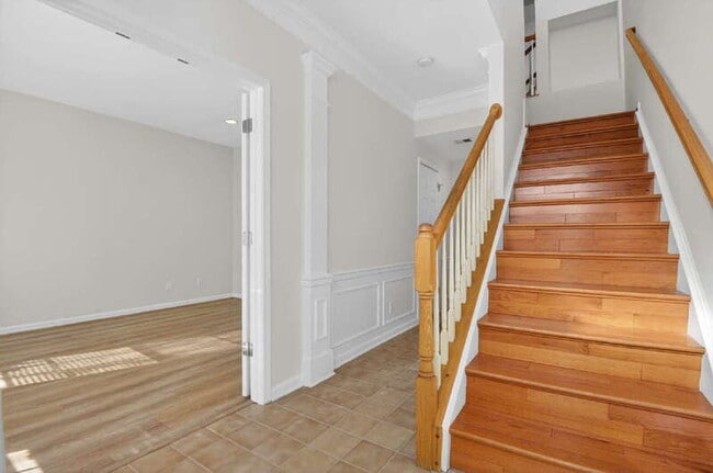 Building Photo - 5023 Village Fountain Pl