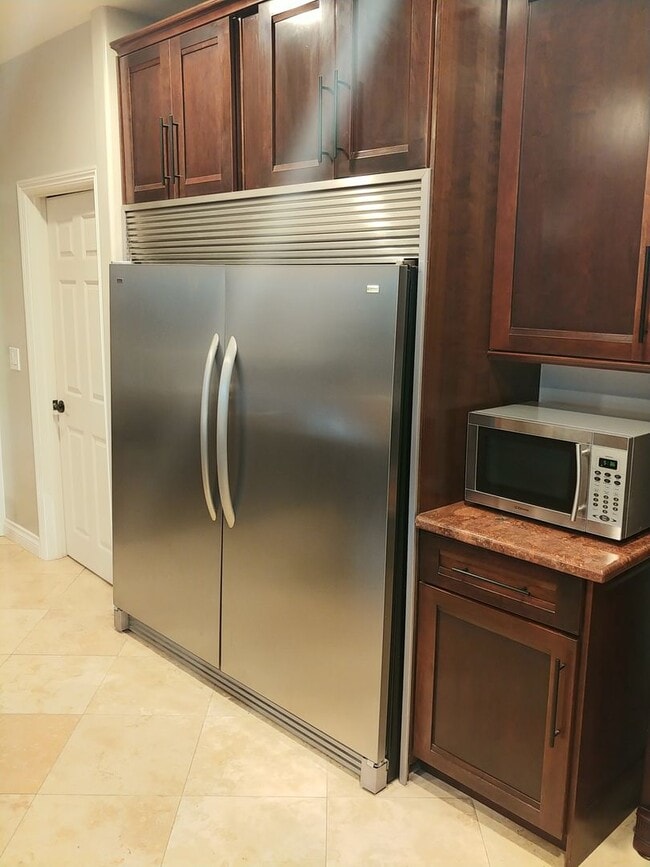 Building Photo - Spacious 6BR Home Near SDSU!