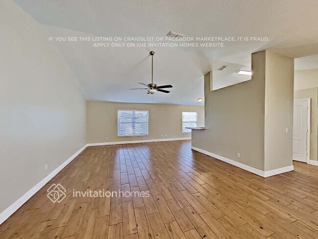 Foto del edificio - 330 Trade Wind Dr