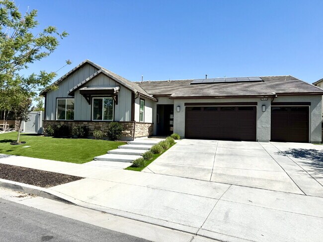Foto del edificio - STUNNING 4BD/3BA HOME FOR RENT - SOLAR + EV CHARGING - MENIFEE CA 92584