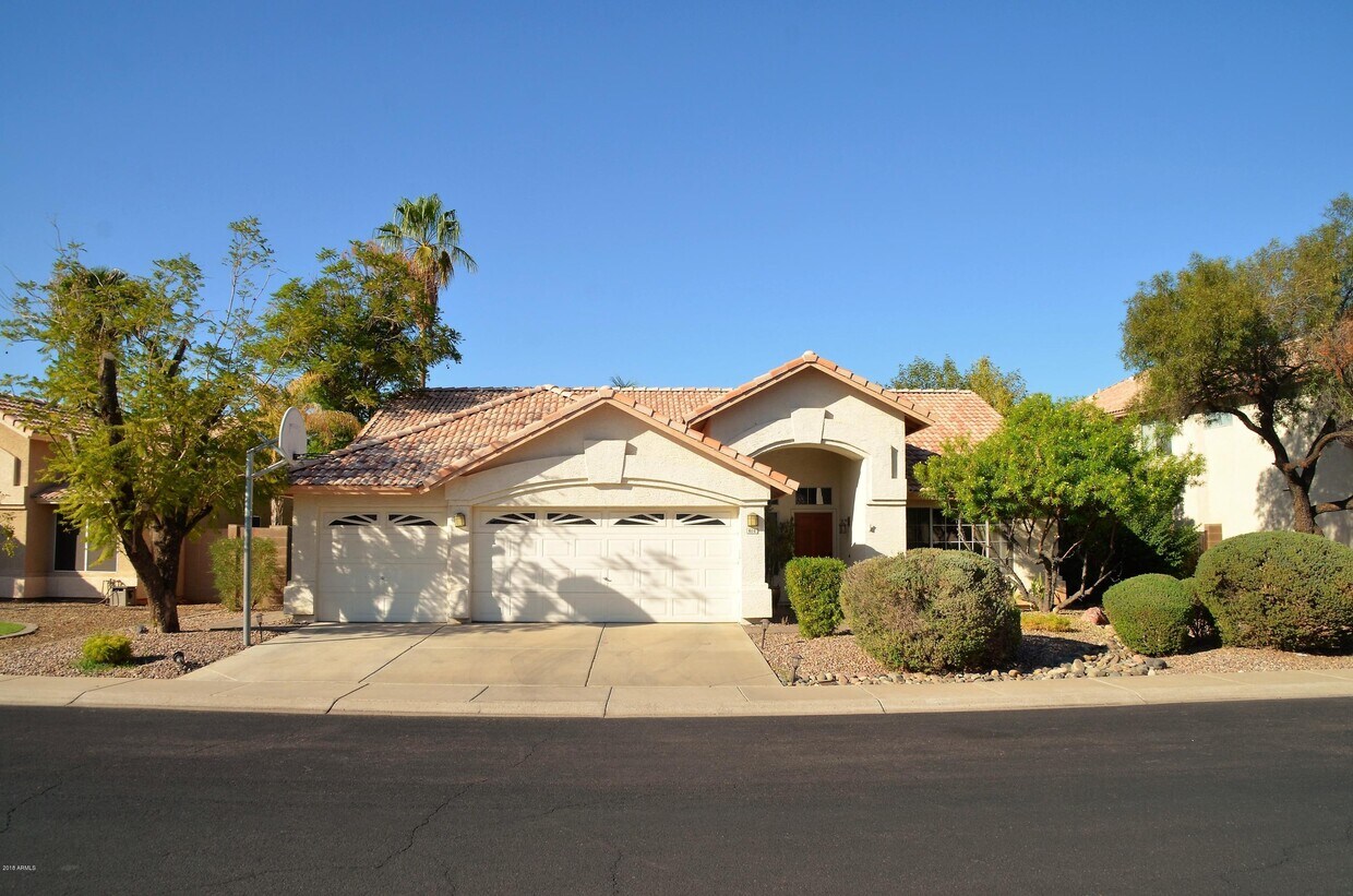 Foto principal - 614 W Horseshoe Ave