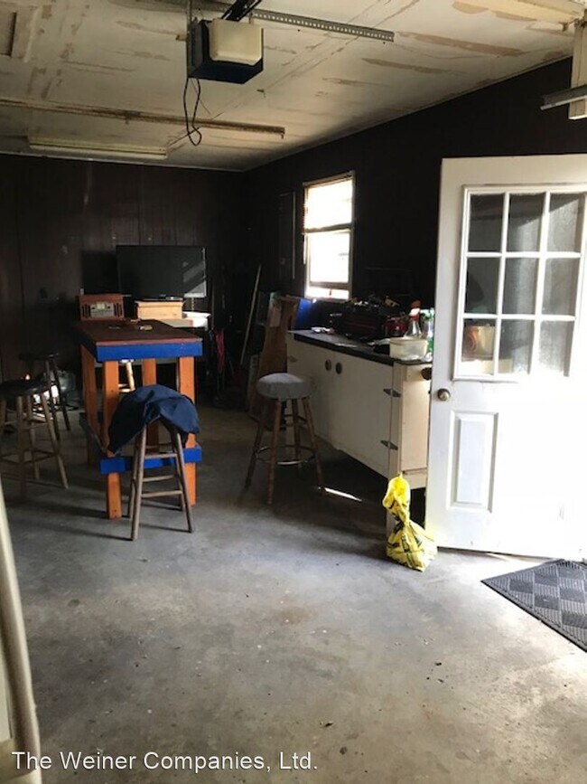 Building Photo - 3 br, 1 bath House - 219 Augusta St.