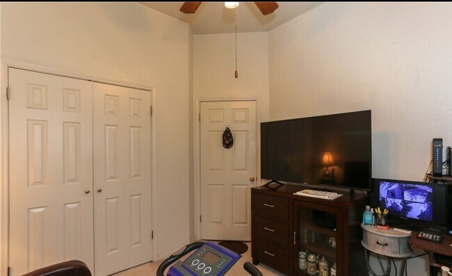 Foto del edificio - 1515 Chardonnay Dr