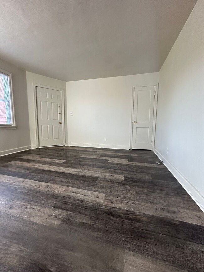 Foto del edificio - 1352 Little Bay Ave