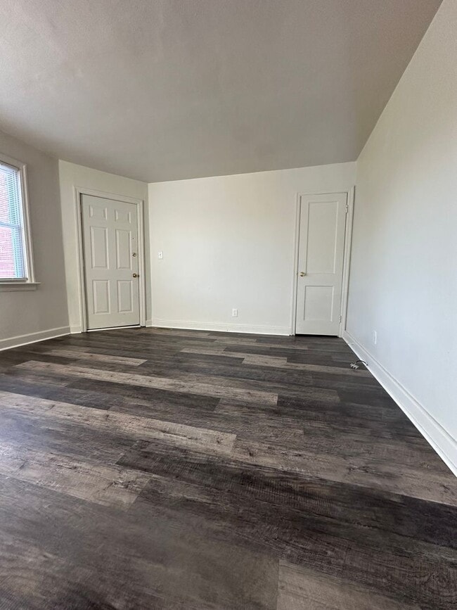 Building Photo - 1352 Little Bay Ave
