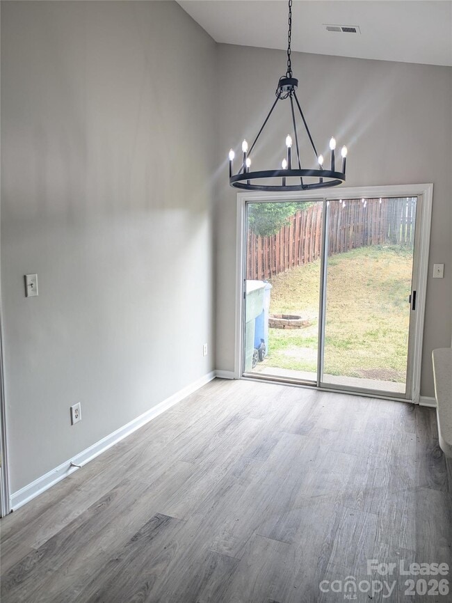 Foto del edificio - 187 Brantley Pl Dr