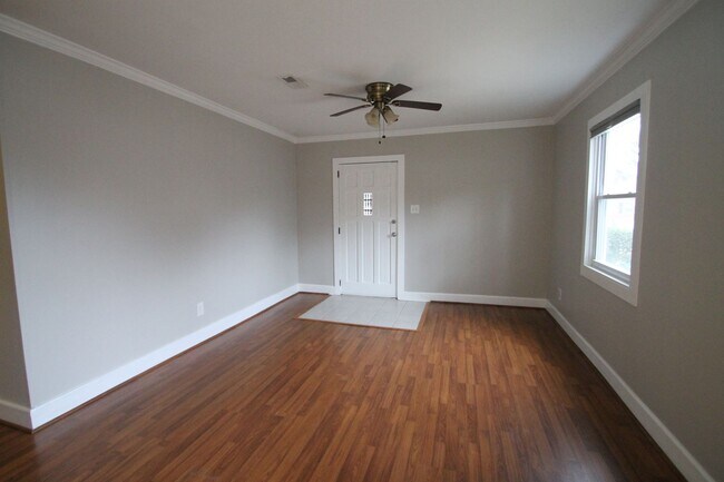 Foto del edificio - Exclusively Offered by Muse Realty, LLC