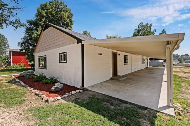 Foto del edificio - Spacious Middleton Home, Utilities & Lawn Care Included