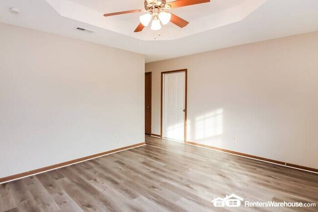Building Photo - 2 Bed 1 Bath Duplex in Pleasant Hill! Avai...