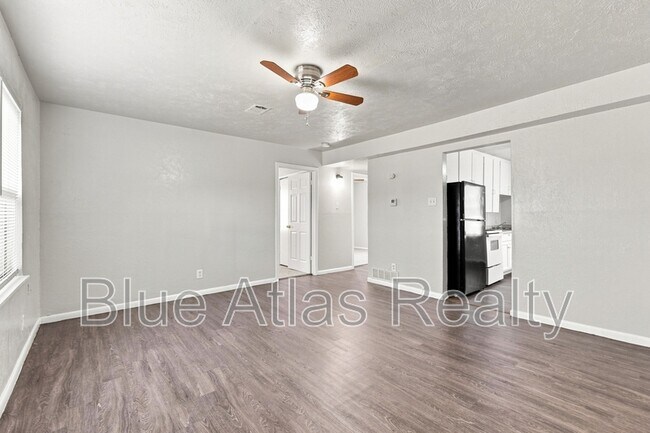 Foto del edificio - 2215 Riverview Dr