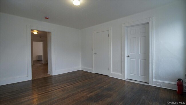 Foto del edificio - 27 Lawrence Ave