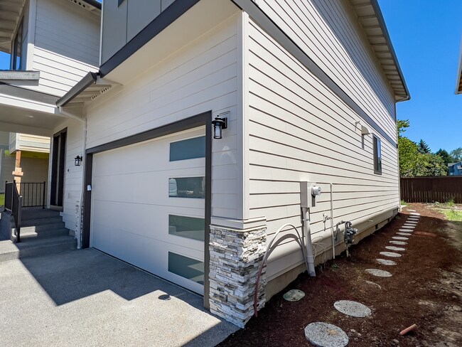 Building Photo - Newly Constructed 4-bedroom, 2.5-bath Home...