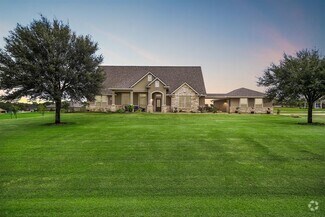 Building Photo - 586 Ruby Drive