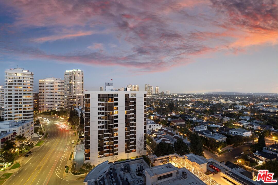 Primary Photo - 10724 Wilshire Blvd