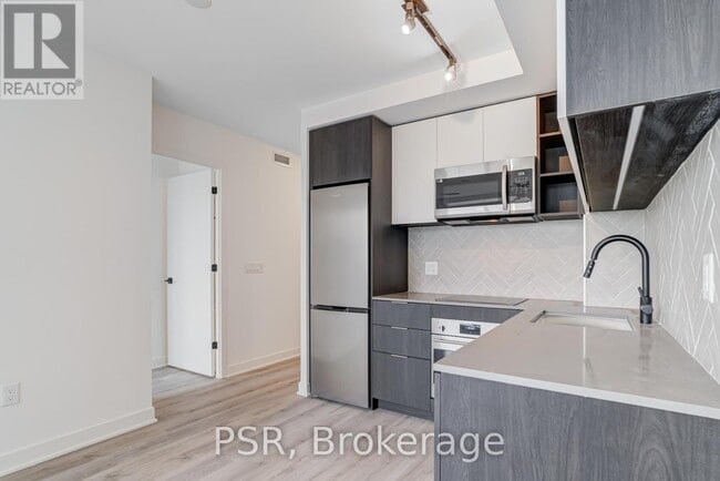 Building Photo - 36-636 Zorra St