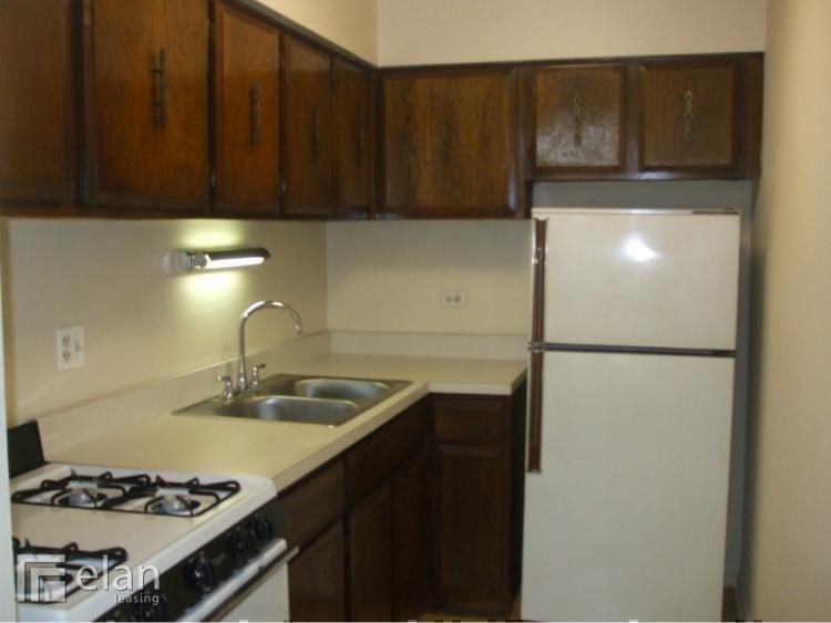 Primary Photo - 530 W Aldine Ave