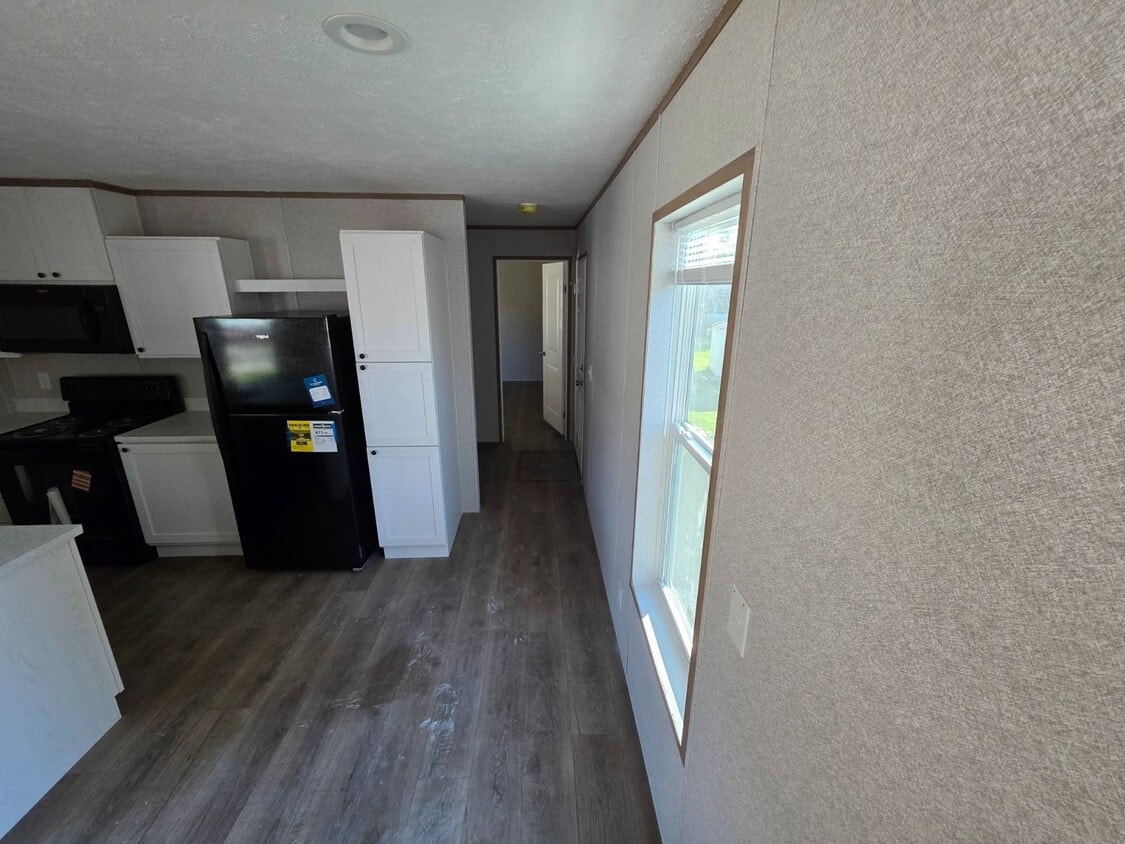 Building Photo - 304 Landrey Dr