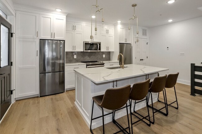 Kitchen - 2620 4th St NE