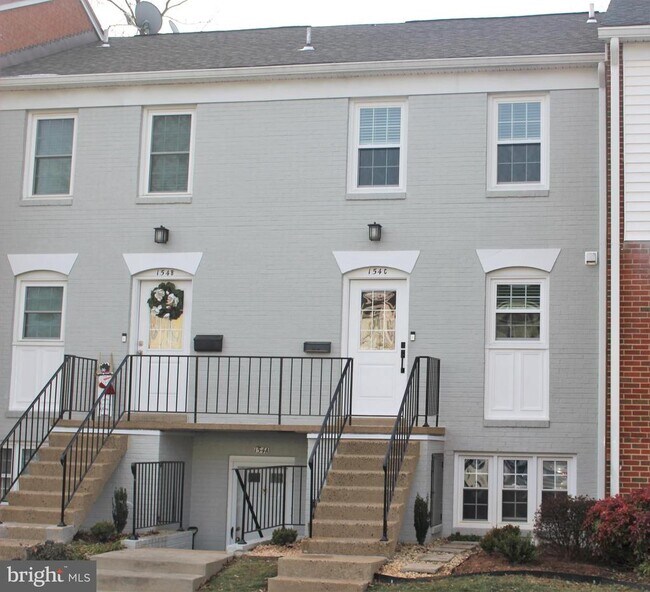 Foto del edificio - 154 Fairfield Dr