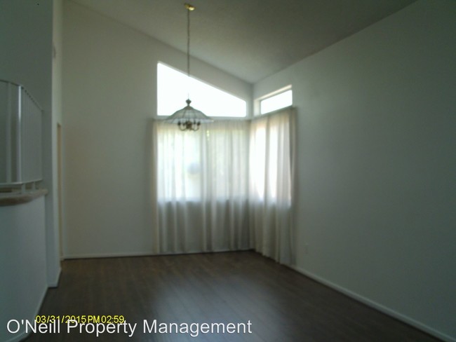 Building Photo - 8025 Wendover Dr