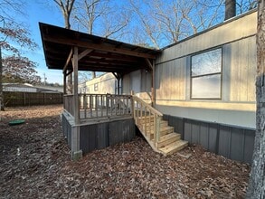 Building Photo - 52 White Oak Village